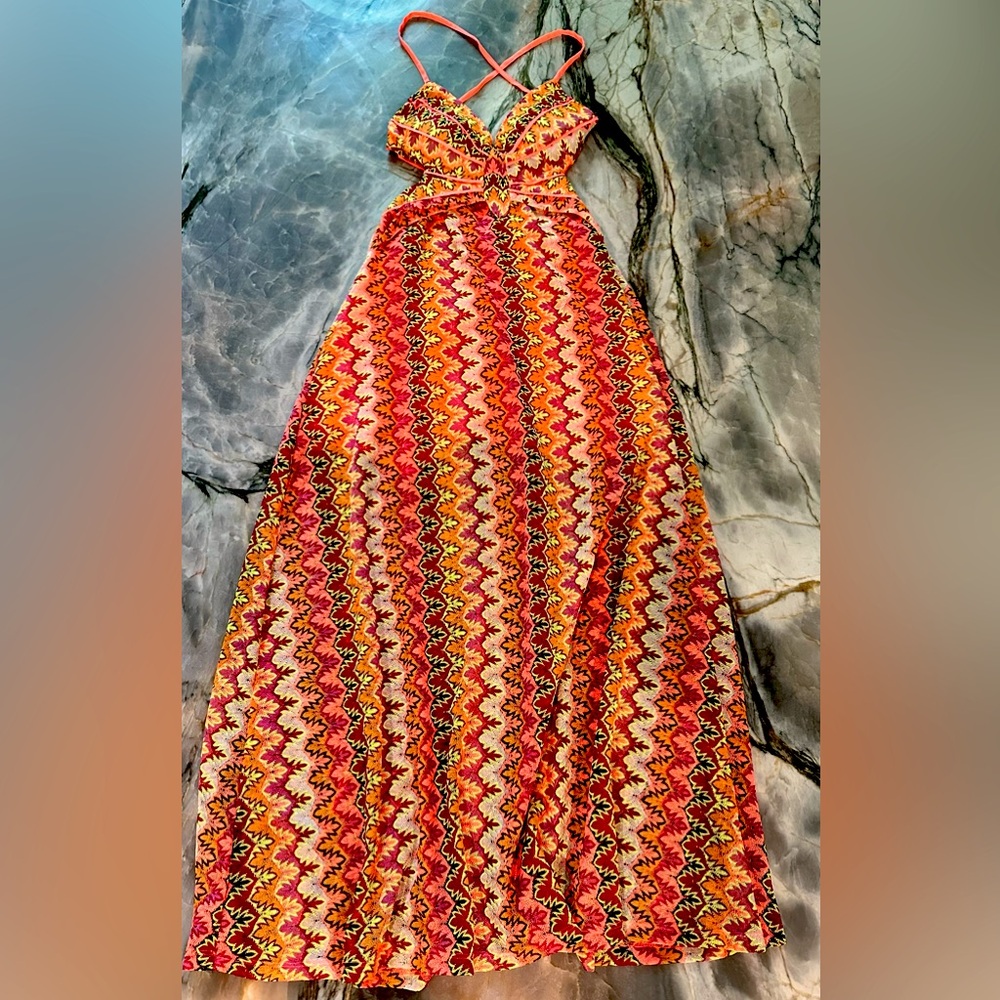 L.I.F.E. beautiful multi-colored patterned summer dress! Never worn - size large